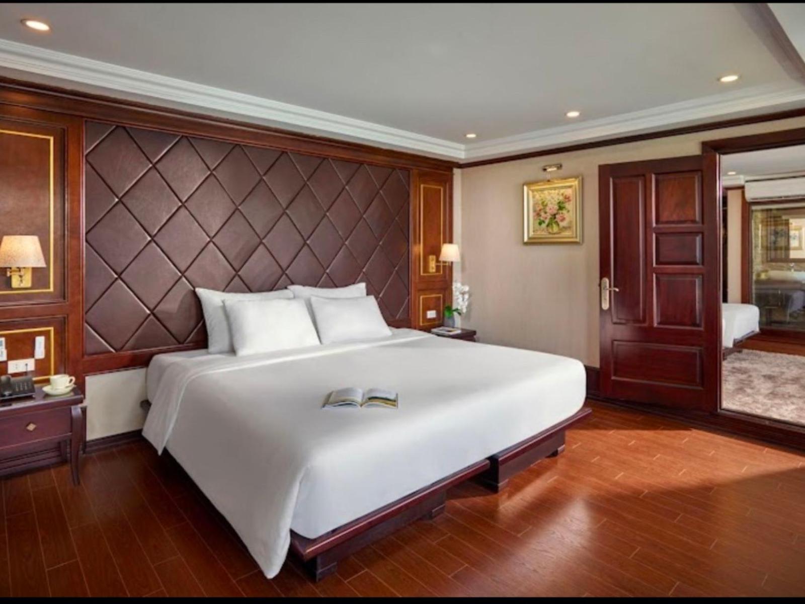 Halong Luxury Cruise Hotel Hạ Long Ngoại thất bức ảnh